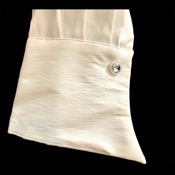 Veronique Young detailed button up tuxedo blouse - Picture 2 of 7